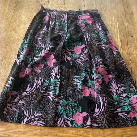 VINTAGE ALICE AND ERIC FLORAL SKIRT SIZE 7/8 - Picture 2 of 7
